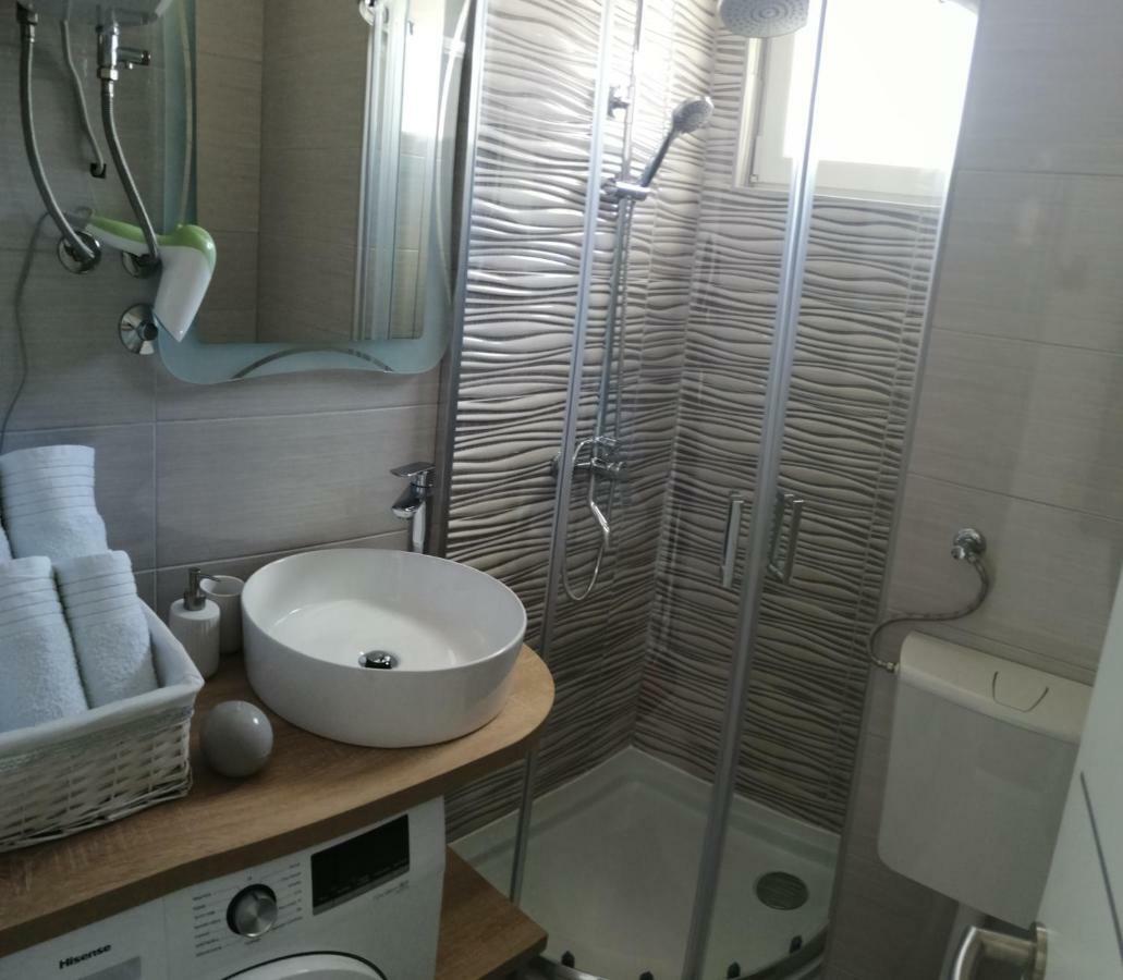 Studio Apartment Lanterna 扎达尔 外观 照片